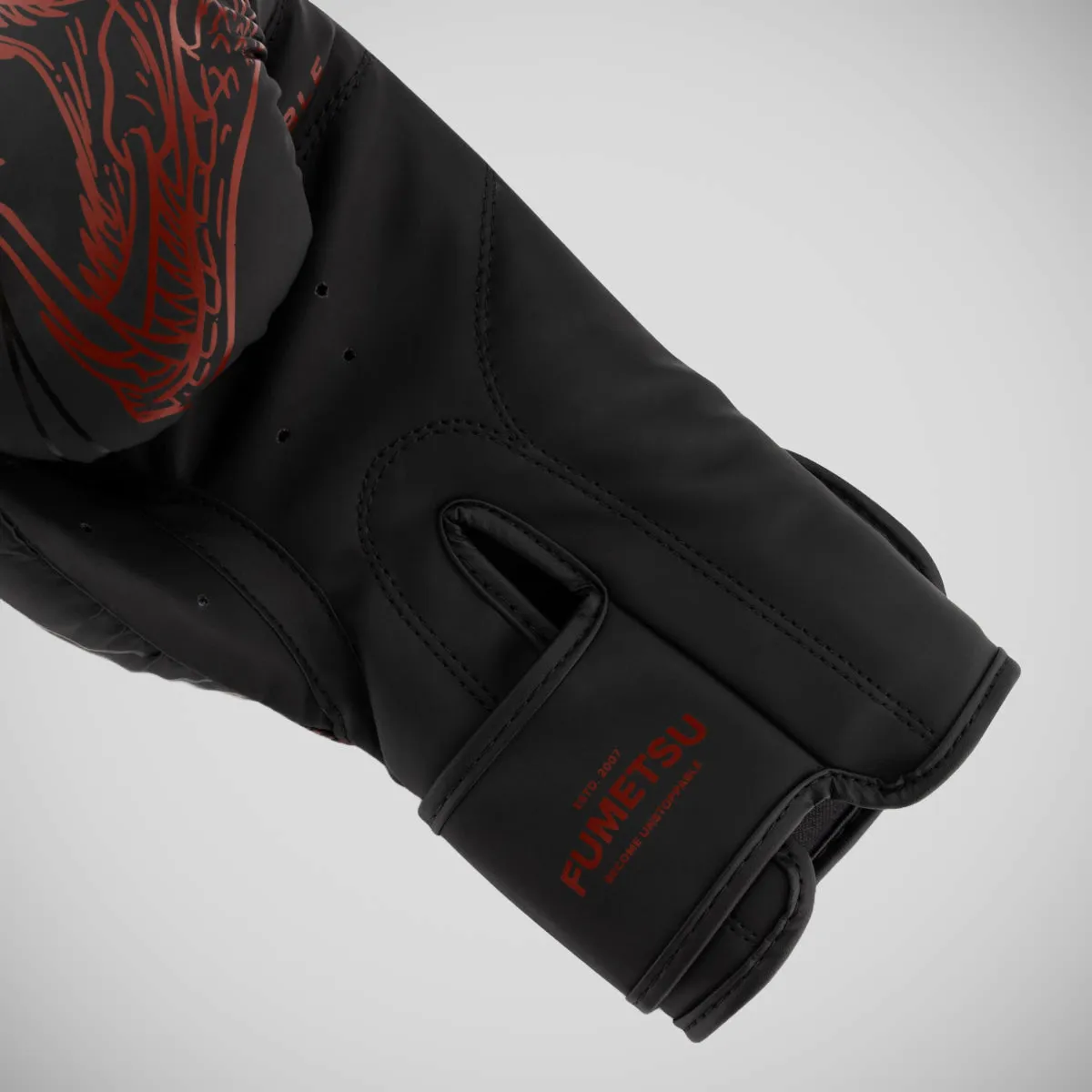 Fumetsu Anaconda Boxing Gloves Black/Red