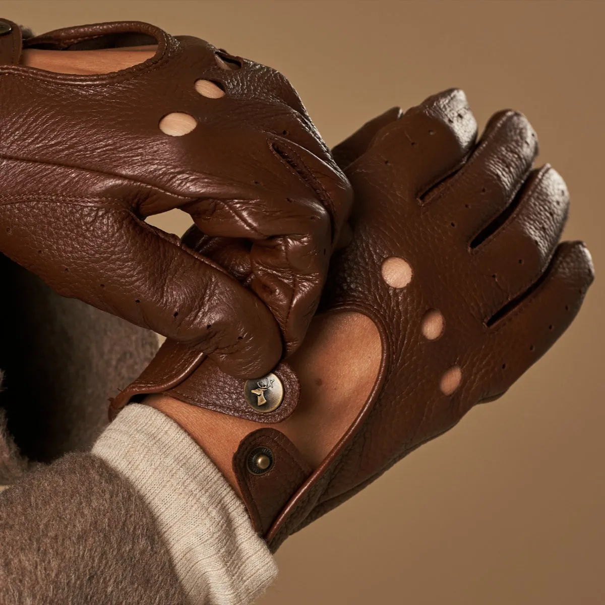 Marley (brown) – luxurious driving gloves made of American deerskin leather